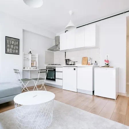 Chic Flat W Balcony 5 Min To Moda Coast In Kadikoy Apartment Istanbul