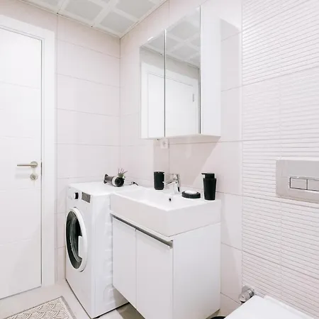 Apartment Chic Flat W Balcony 5 Min To Moda Coast In Kadikoy *